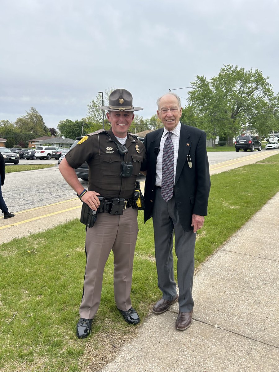 Chuck Grassley tweet media