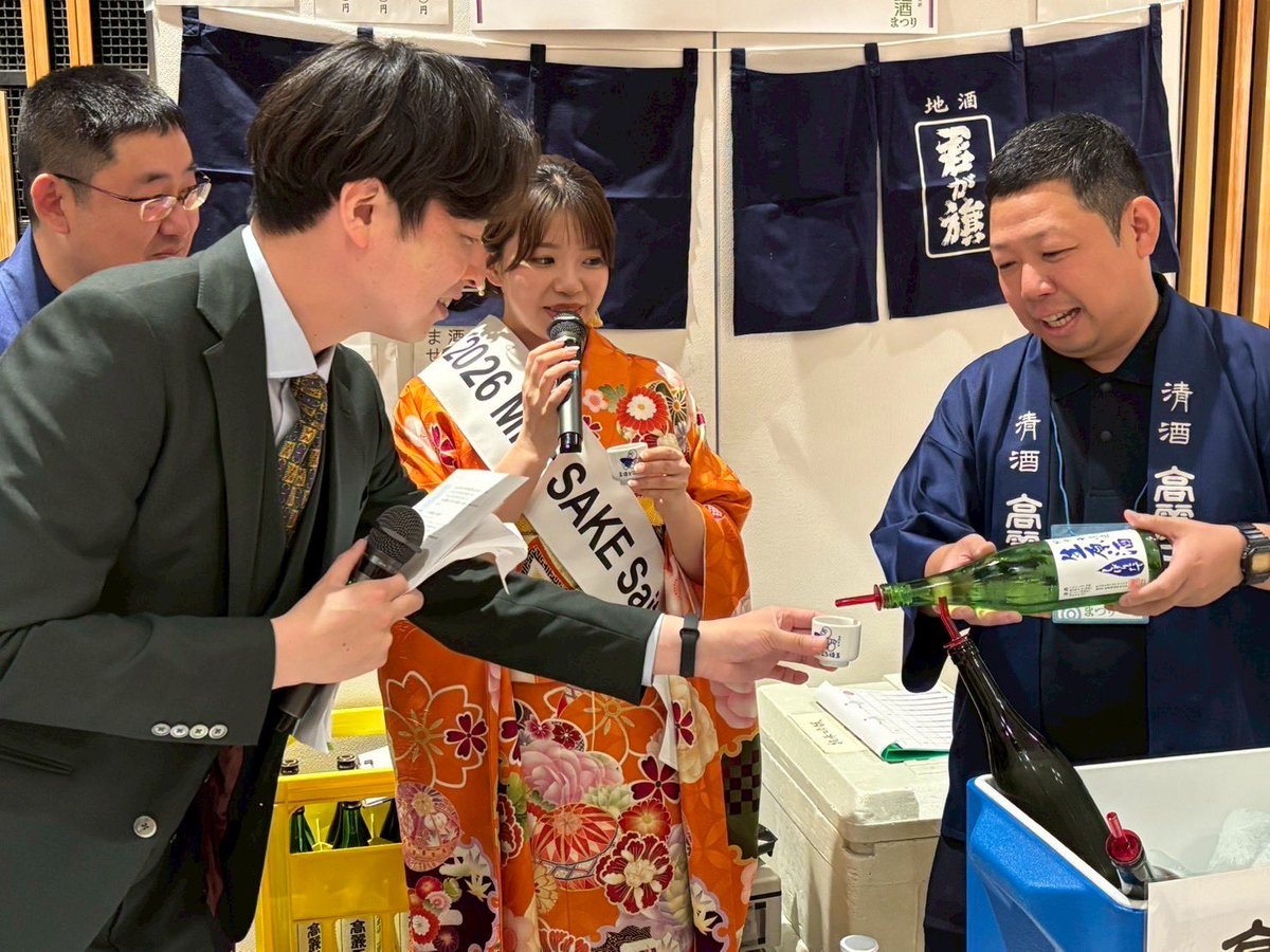 fukushimatoshi's tweet photo. 昨日は埼玉ウェスタ川越での大地酒まつり、スペシャルゲストとして昨年に引き続き呼んでいただきました！川越の愛和病院で産まれたので、その産まれた土地で日本酒を広める仕事ができて嬉しいです。そしてやっぱり埼玉の日本酒は最高です！また一升の思い出になりました。 https://t.co/8e44Gh0VHG