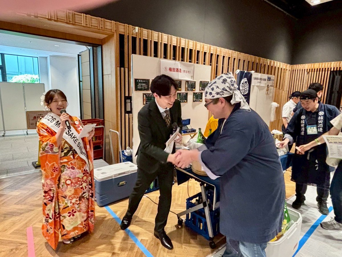 fukushimatoshi's tweet photo. 昨日は埼玉ウェスタ川越での大地酒まつり、スペシャルゲストとして昨年に引き続き呼んでいただきました！川越の愛和病院で産まれたので、その産まれた土地で日本酒を広める仕事ができて嬉しいです。そしてやっぱり埼玉の日本酒は最高です！また一升の思い出になりました。 https://t.co/8e44Gh0VHG