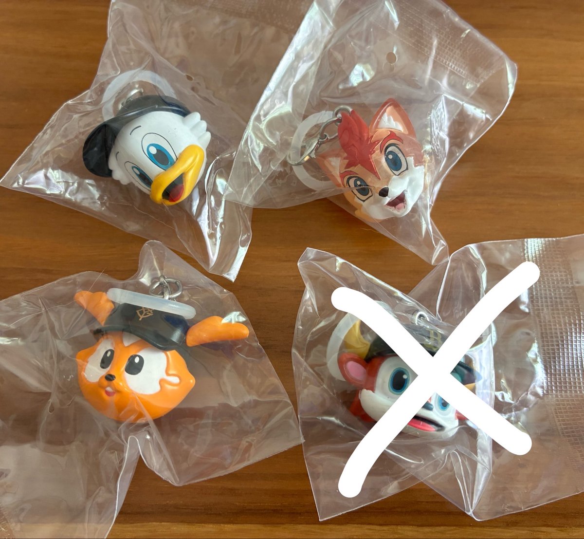 zun__000's tweet photo. 【交換】プロ野球マスコット　めじるしアクセサリー

譲：マーくん、フレップ、ジャビット

求：トラッキー、つば九郎

🌟郵送での交換希望
🌟ジャビットはトラッキーとの交換優先

お心当たりのある方よろしくお願いします🙇
 #プロ野球マスコット https://t.co/p7SfV3GQoR