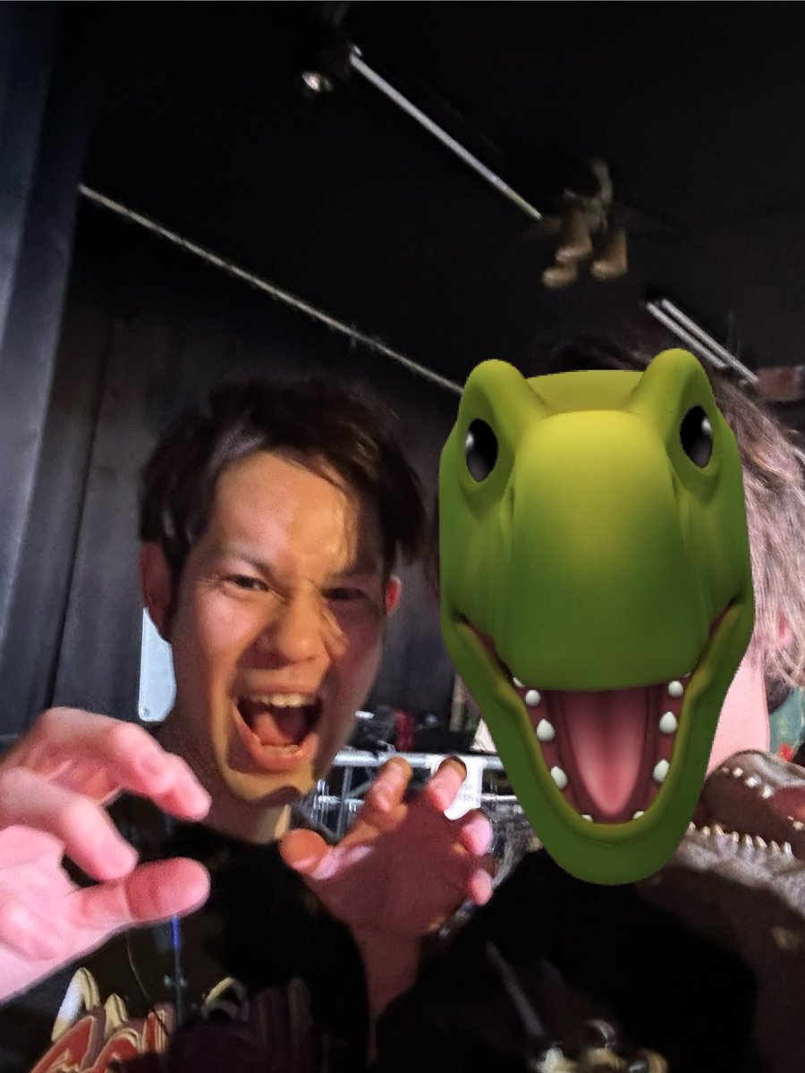yamauuuuuHNy2's tweet photo. 昨日高松MONSTERにてふぃにぶろ参加させていただきました‼️
こういうフェス的な物には縁が無かったですがマジで楽しかったです🤩
そして遂に推しのアンヴィションのお2人に会えました👍👍👍
めっちゃ貴重で楽しい経験ありがとうございました💪
#ふぃにぶろ #Amvition #高松モンスター https://t.co/FM0qjGfNoq