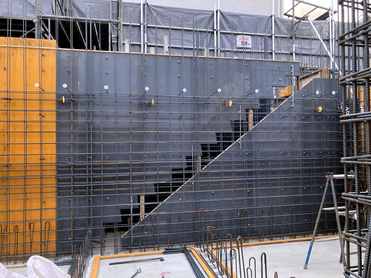 ExpoPavilionLU's tweet photo. From the 🇱🇺 Pavilion to the job site! 🏗️ 

Our outer panels are officially back in action as concrete formwork at Shinko Kensetsu. ♻️

Originally designed for this purpose, they’ve come full circle from construction to Expo and back again. 🔩💓 #CircularDesign in its truest form! https://t.co/JDRtX1NcO5