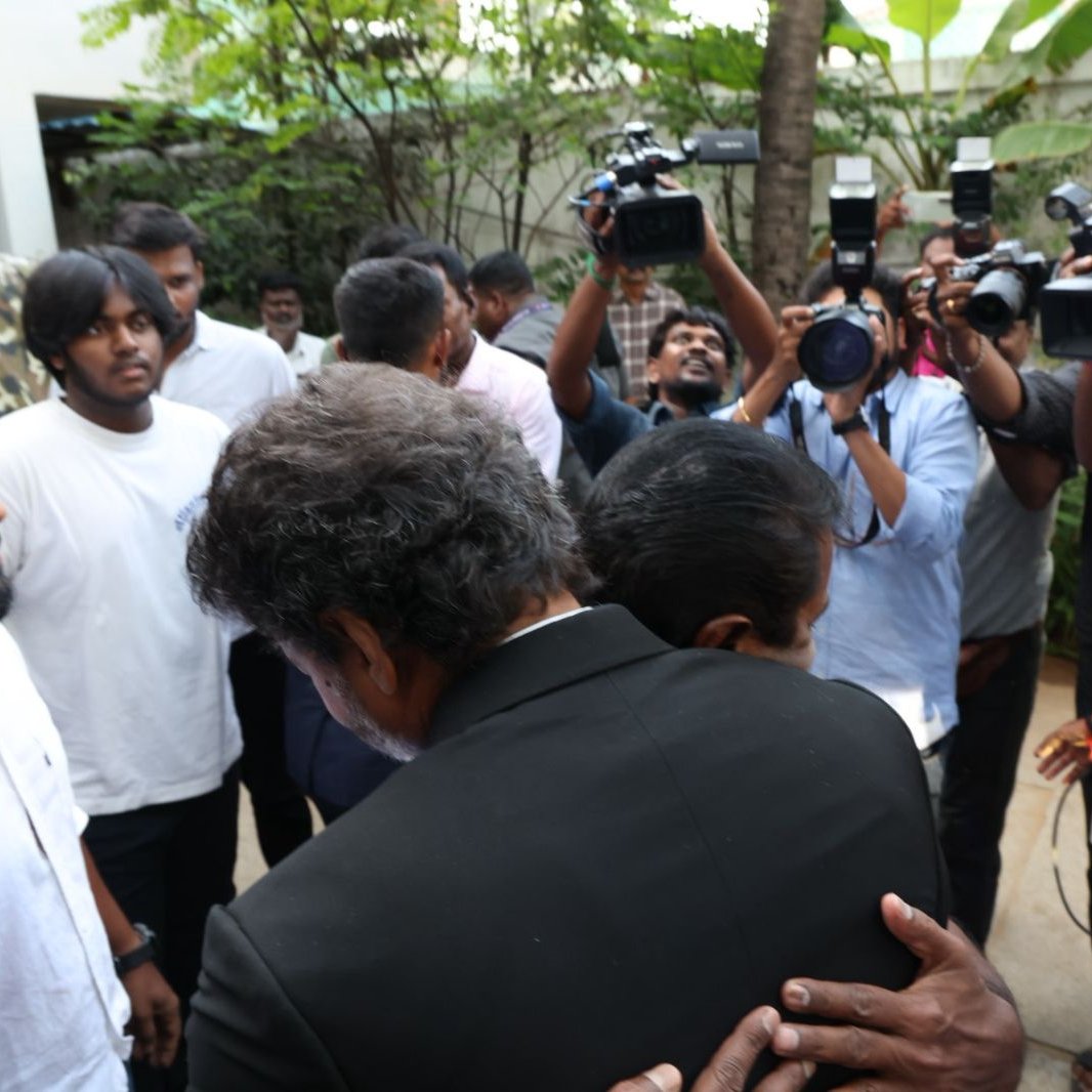 செந்தமிழன் சீமான் tweet media