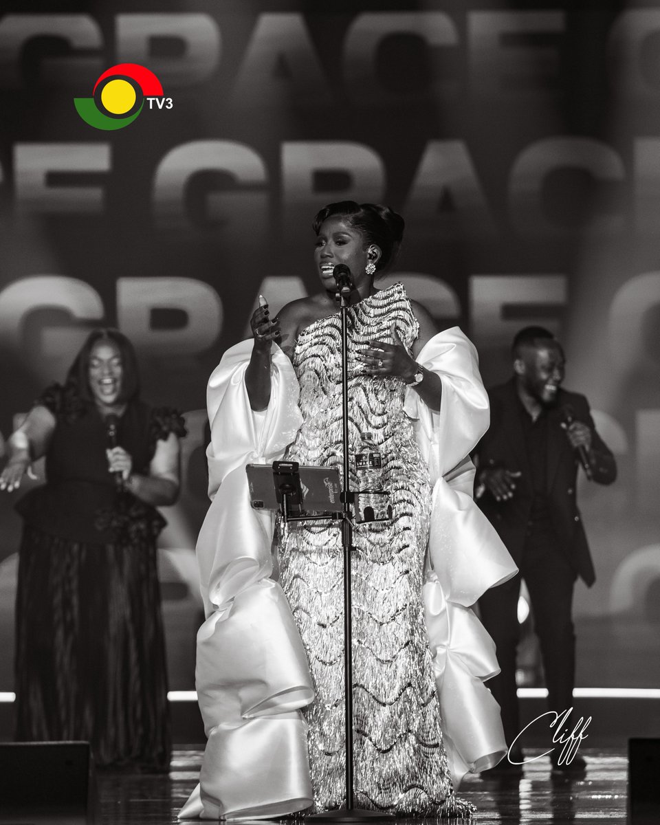 tv3_ghana's tweet photo. 📸 A truly divine performance from the Queen of Gospel @dianaahamilton . 👑

#27thTGMA #TV3GH https://t.co/GE1XtoG1qX