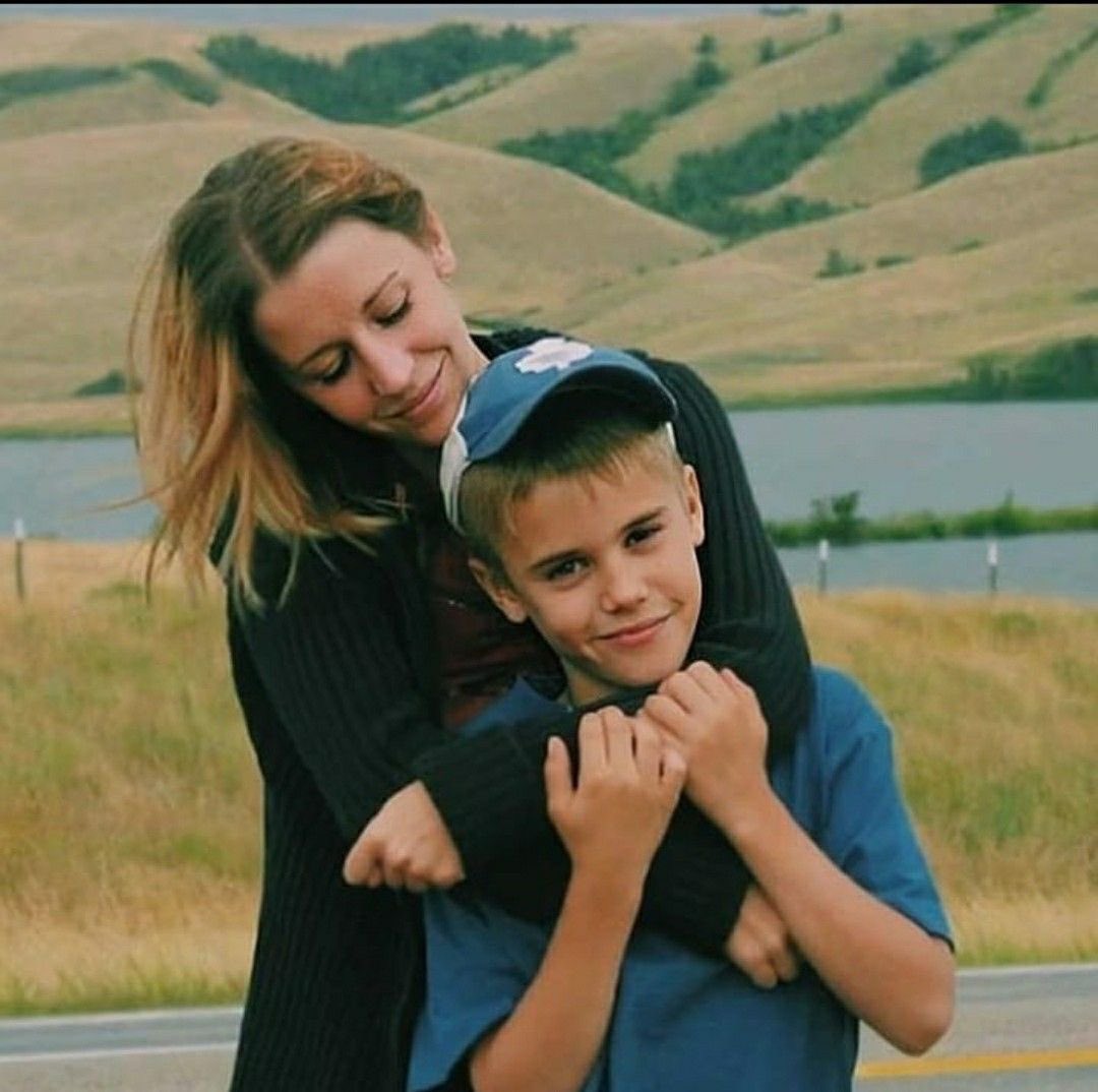 justinbiebrarg's tweet photo. “Para mi hijo. 
Si un día me preguntas qué sueño sacrifiqué para criarte, te diré la verdad: siempre fuiste tú el sueño. Nada significaba más para mí que ser tu madre. Y nada lo significará nunca." — Pattie Mallette vía Instagram stories. 🥹💘 https://t.co/ZSFtfhylKU