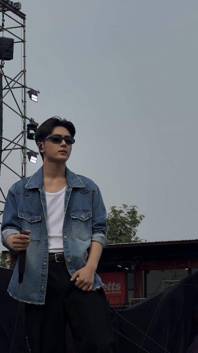 ren 💗 tweet media