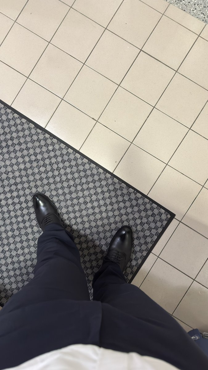 Noahpp7's tweet photo. 穿看看牛津鞋 https://t.co/ccxUAZkcdc
