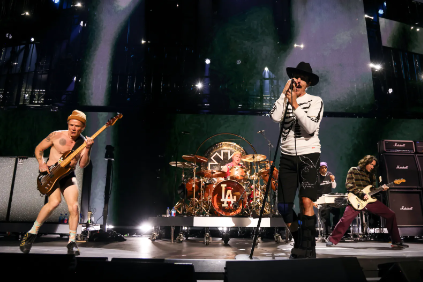 Red Hot Chili Peppers Land Over $300 Million From Catalog Sale
papersplanes.com/detail/4668/Re…
