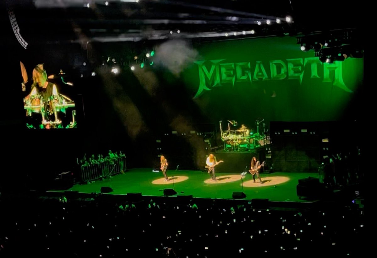ozzydeth's tweet photo. Anoche me entero que mis pumas pasaron y yo en Megadeth. 

Noche perfecta

Buen día señores. 
Saludos! 

 #KornoAlzado https://t.co/D8XO97nP3t