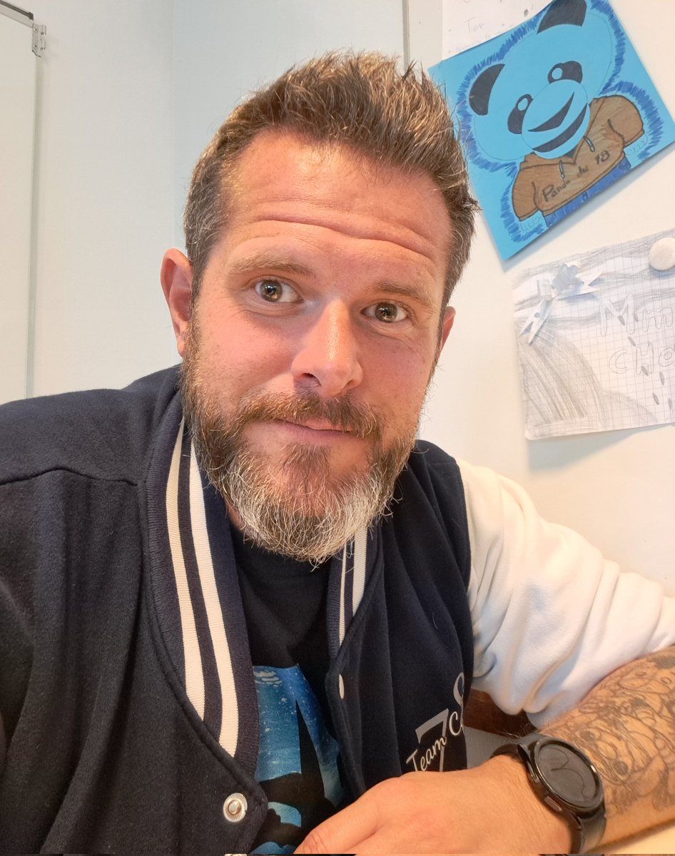 Alecbear tweet media