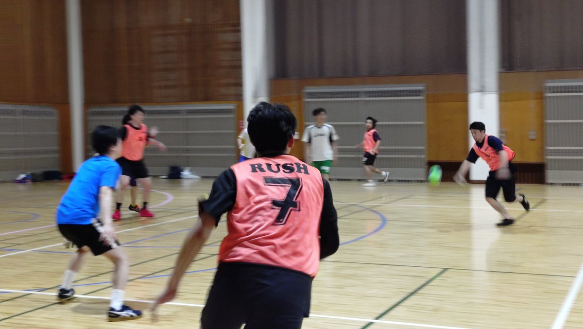 RUSH200907's tweet photo. 次のハンドボール練習は、5/17(日)三郷市総合体育館のメイン半面にて18-21時です。参加の方は事前にお知らせください。社会人チームですがたまに大学生もいます。#ハンドボール　#社会人 https://t.co/Vvpowq9YQh