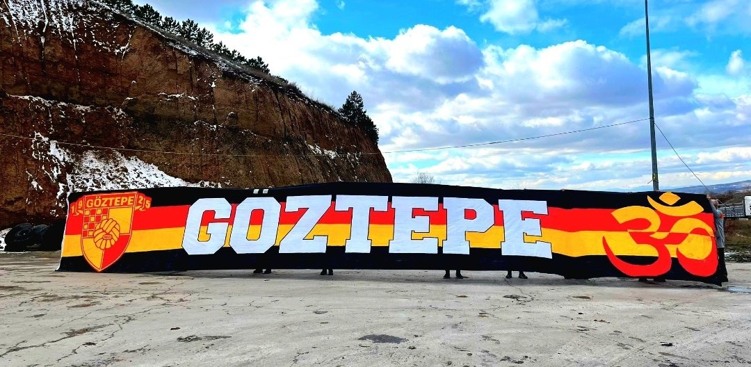 force_dark35's tweet photo. Göztepe adam olursan seni büyütür.
Olmazsan öğütür. https://t.co/5eirnSrLuT