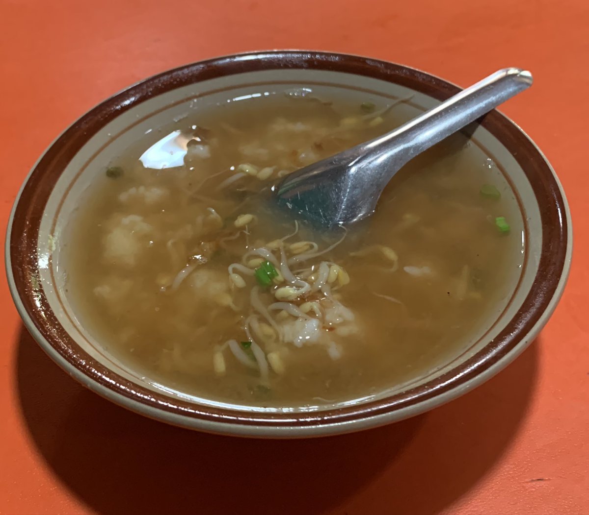 khanifirsyad's tweet photo. - Ciri warung nasgor yg enak: penjualnya pake baju polo
- Ciri warung mi ayam yg enak: di dalam warungnya ada kalender
- Ciri warung soto yg enak: sendoknya, pake sendok bebek
- Ciri warung makan yg enak: cari yg pembelinya pake baju PNS

Real or fake? 😆 https://t.co/OMo7IGurbG