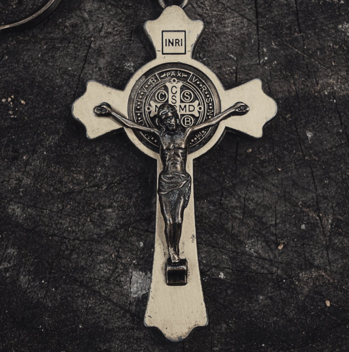 Pray The Rosary tweet media
