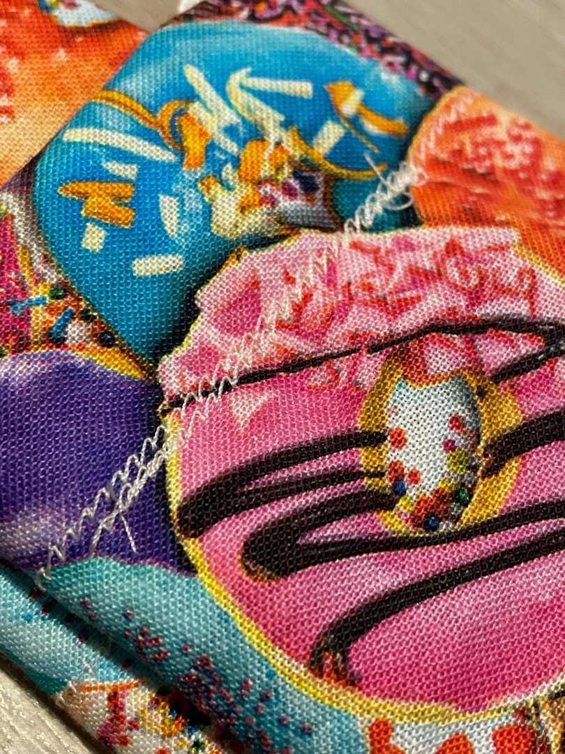 sewingfromsammy's tweet photo. Your stethoscope can look as good as you! Add sweetness to shifts with our Donut Print Stethoscope Cover. Washable cotton, Velcro closure. Protects from oils. #StethoscopeCover #NurseLife #MedicalGear #DoctorStyle #NurseGifts https://t.co/tRKBFzdtES