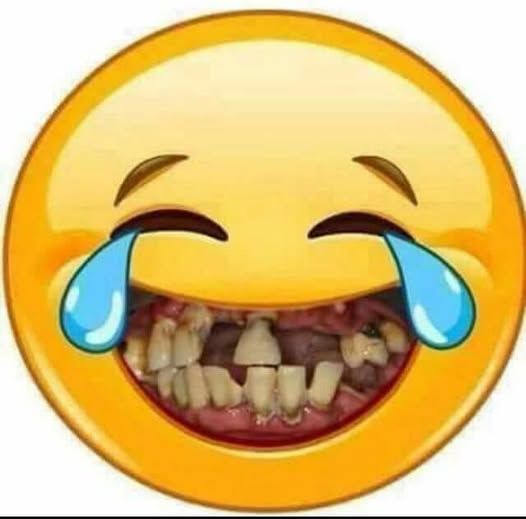 Próxima risada que você der vai ser processado por esse aí de baixo. Você tem seus dentes e ele perdeu os dele.