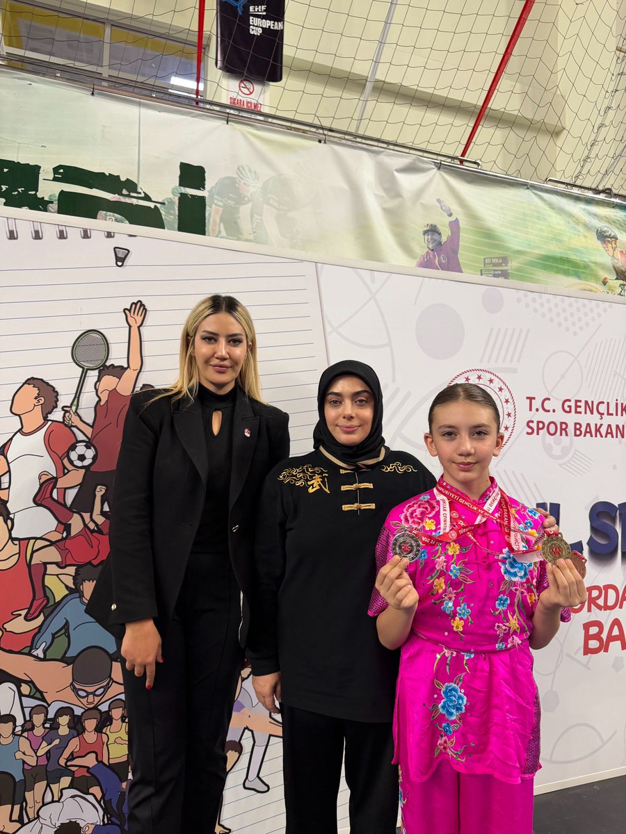 KadirHaso's tweet photo. ✨Sakarya’da düzenlenen 2026 Okul Sporları Türkiye Wushu Şampiyonası’nda öğrencimiz Mira Özaktı,
🥇 Taichi Gun Türkiye Şampiyonu
🥈 Baguazhang Türkiye İkincisi
🥉 Nandao Türkiye Üçüncüsü oldu.

Gurur duyuyoruz 🇹🇷👏
@tcmeb
@kayserimem
@Kocasinann38 
#kayseri
#TaichiGun
#Baguazhang https://t.co/6mZEDMcylT