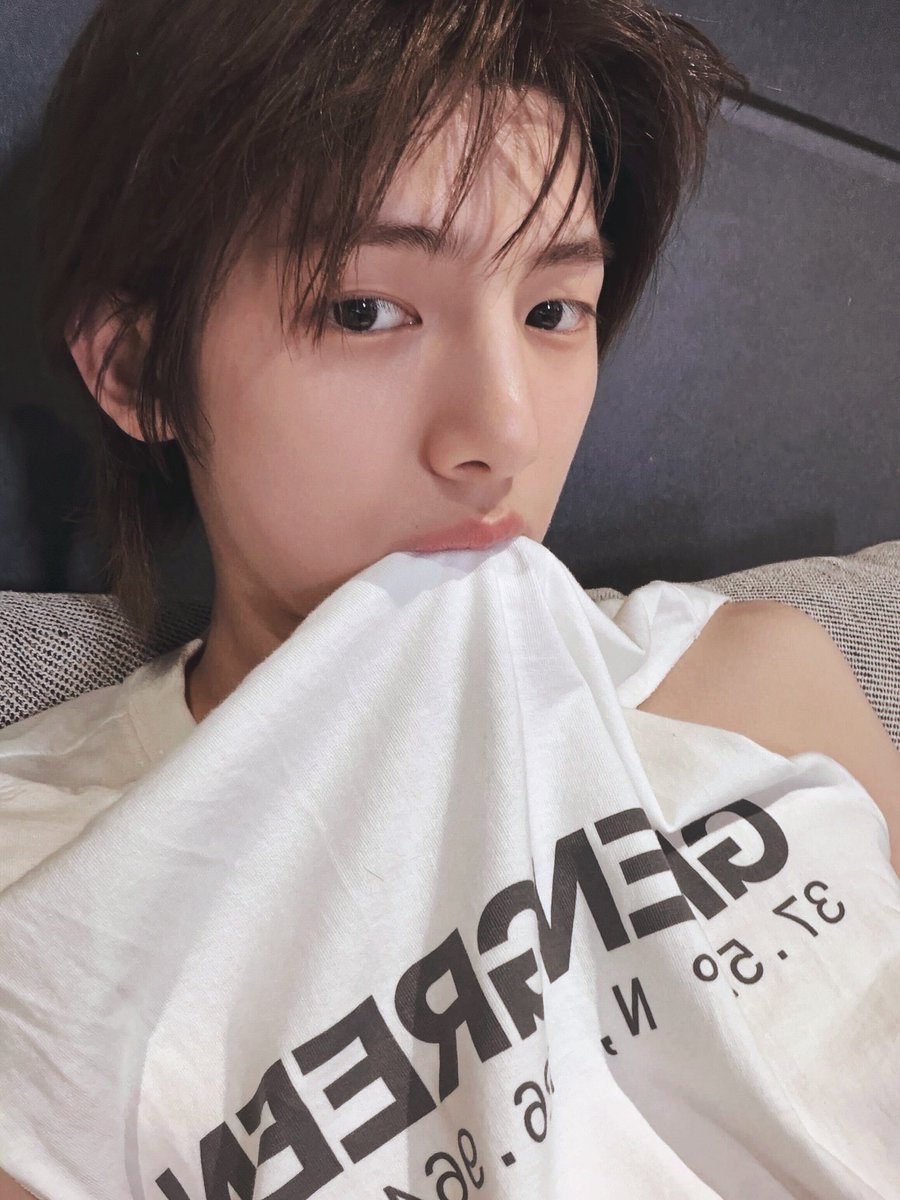 jjuhoonv's tweet photo. Kembali  menjadi  diri  yang  paling
𝗺͟𝘂͟𝗿͟𝗻͟𝗶,  merayakan  𝗲𝗹𝗼𝗸𝗻𝘆𝗮  wajah
yang  telah  berjuang  hebat. https://t.co/0ihQ4cgd3D