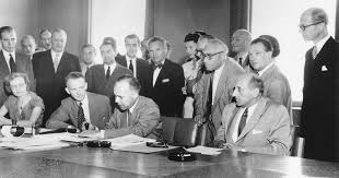 historyrun_'s tweet photo. did you know, on may 18th, 1951 The UN moves its headquarters to New York City. https://t.co/OML0QuXkVZ