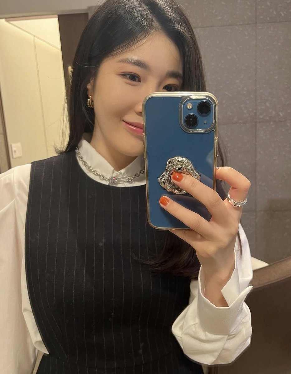 leehaeri_face's tweet photo. https://t.co/DWpI6tkyKa