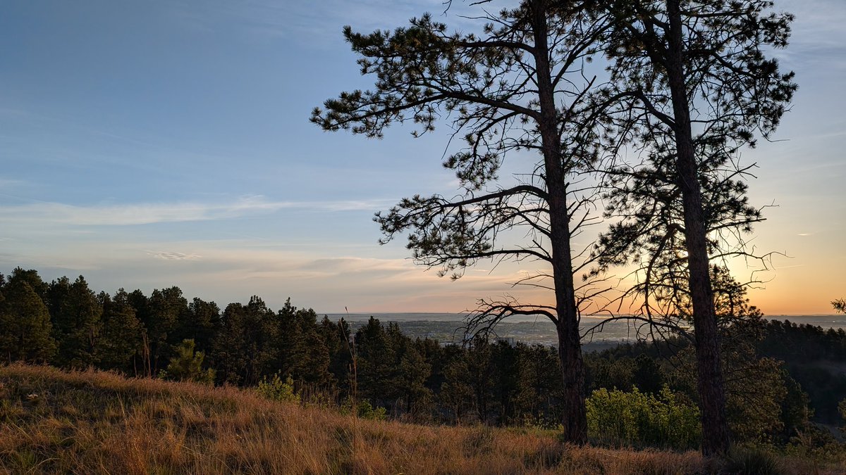 danncianca's tweet photo. Good morning from the Black Hills of South Dakota! Summer like-weather today with critical fire danger. How's your weather?
#SDwc https://t.co/sC6o91YzO9