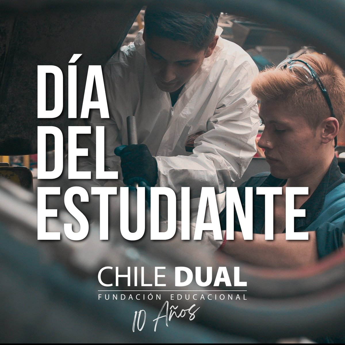 ChileDual's tweet photo. Saludamos a los cientos de miles de jóvenes que aprenden haciendo en áreas tan diversas como atención de párvulos, mecánica industrial o  elaboración de alimentos ¡Feliz Día del Estudiante! #DíaDelEstudiante #EMTP #AprenderHaciendo #EducaciónTécnicoProfesional https://t.co/99gbh2Vbmq