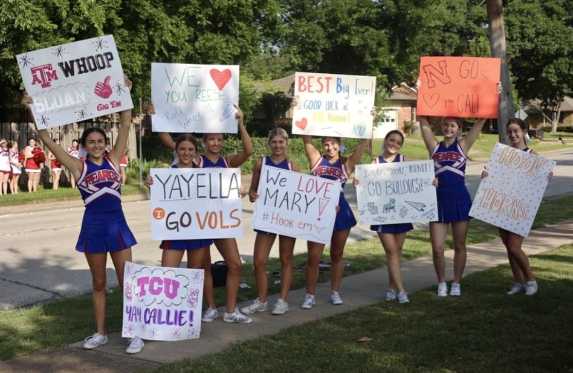 JJPearceHS's tweet photo. Our cheerleaders had a blast at the big-little reveal and the car parade. These ladies bring the FUN and the SPIRIT. We could not love them more. 💙🥰🎉 https://t.co/2pR7cweoVZ