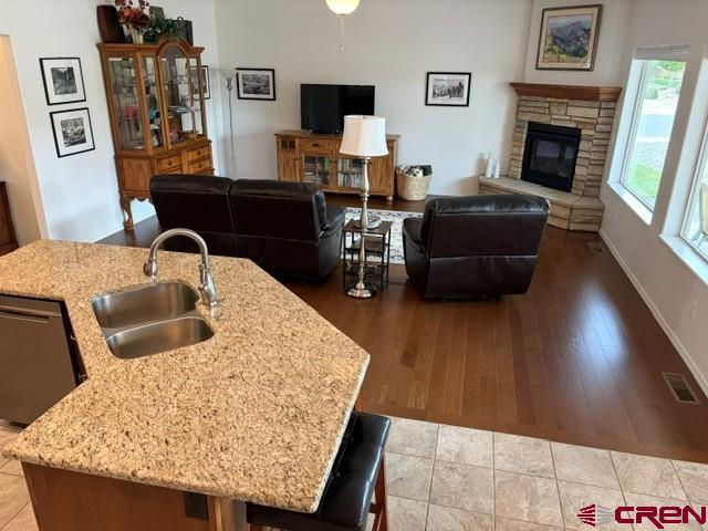 todd_realty's tweet photo. Peppertree is one of the best lock and leave areas in the Montrose area--here's a very good one for you to come check out!!  Better than new!  $519k!
Click Here to View Listings https://t.co/E6sVkW4bdi