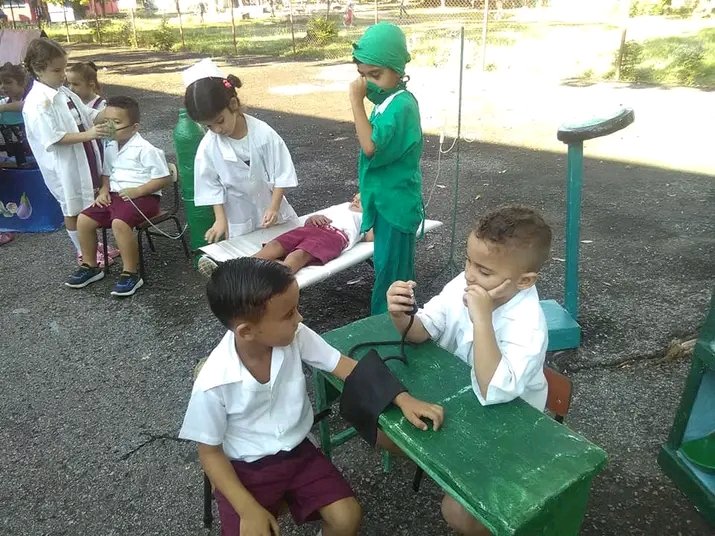 yanielagc95's tweet photo. El juego como actividad fundamental en la Primera Infancia. https://t.co/zHEoppVGpr
