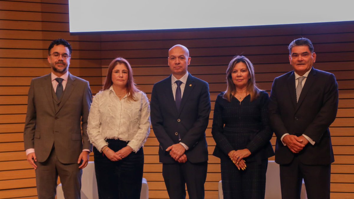 CorteSupremaJ's tweet photo. A esta hora Inicia el conversatorio “Justicia Juvenil: Hacia una Política Criminal con Enfoque Territorial y Restaurativo” en el Auditorio Huitaca de @Bogota 
Un espacio para debatir sobre justicia juvenil, resocialización, prevención de la reincidencia y los desafíos del Sistema de Responsabilidad Penal para Adolescentes.  
📷 Sígalo en directo por la página y el canal de YouTube de la Corte Suprema: https://t.co/yZhYbB2NLA #JusticiaJuvenil #JusticiaYCiudadanía