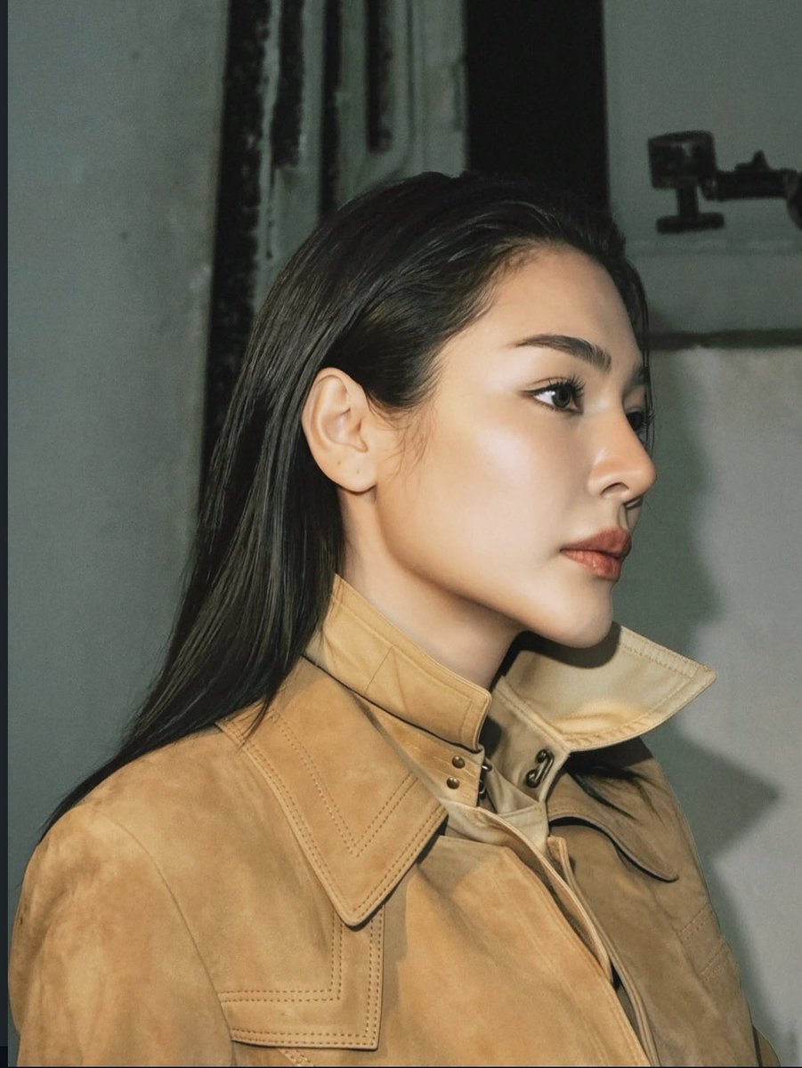 THE JAWLINE 🥵😮‍💨

#FayePeraya #ฝ้ายพีรญา