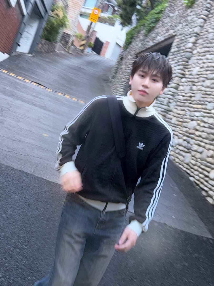 포리 tweet media
