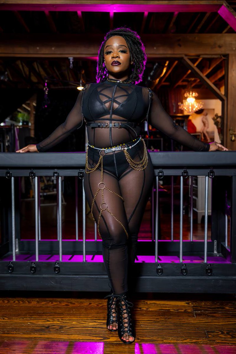Goddess Satin Back Up tweet media
