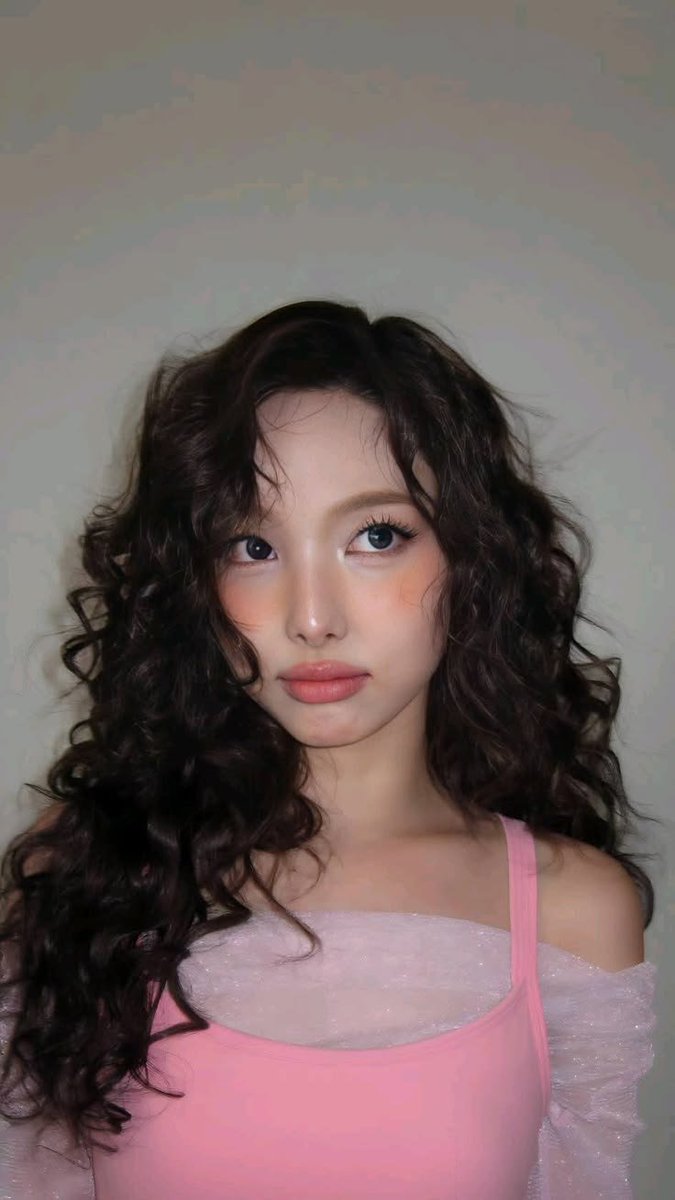 므어 tweet media