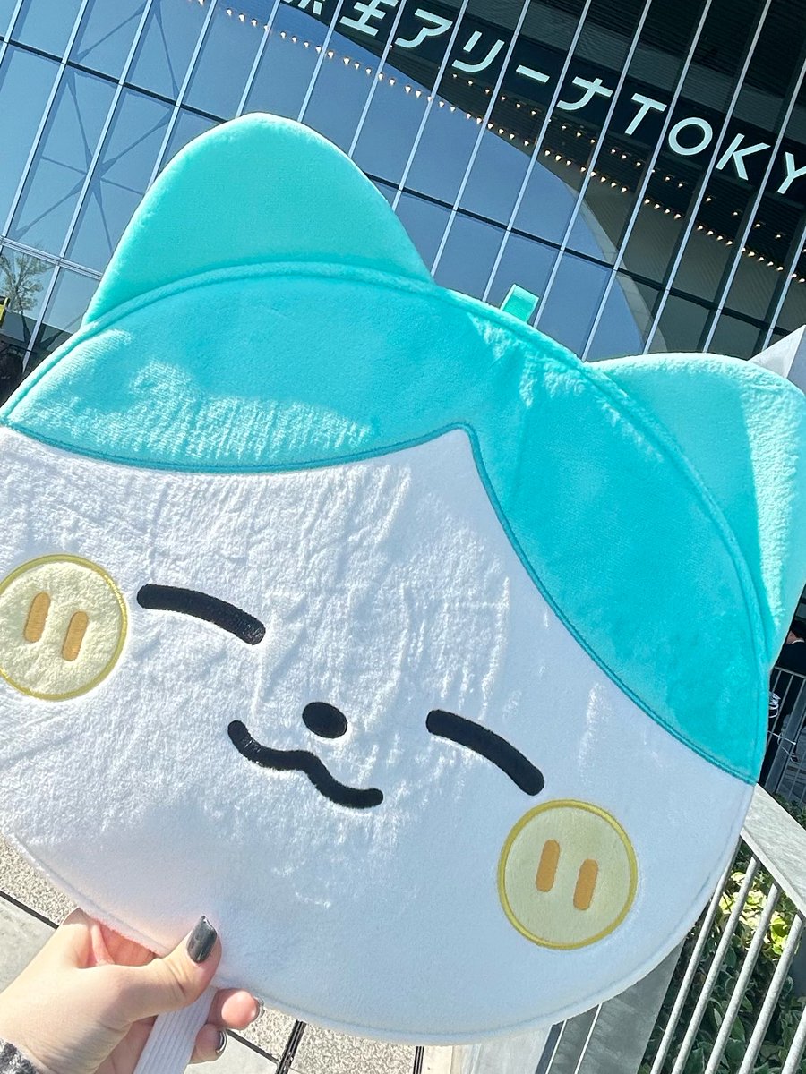 charunrun11's tweet photo. 曲はずっと聴いてたけど、LIVE今回初参戦しました！MIDZY名乗ってもいいかな⁇✨
人生で初めてのLIVE、しかも1人参戦だったので入る前ガチガチに緊張してました笑
ITZYはもちろん、音響も照明も歓声も全部もの凄くて、感動で終始口開きっぱなしでした。。　チェリョンちゃんあまりにも可愛すぎた🥹 https://t.co/ESDbpKT5B7