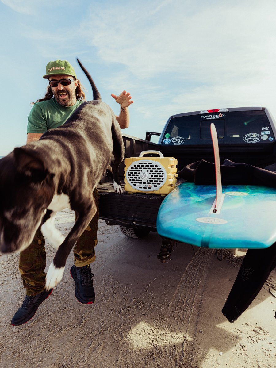 iknowpromo's tweet photo. Let's get your brand these premium Trutlebox speakers, your go-to summer speaker. These were built to handle salt, sand, and everything in between. 

Grant and Wendy are here to help guide you through the design process! 

https://t.co/lOCDd3jPYA

#iknowpromo #turtlebox https://t.co/xzvWGOI0pj