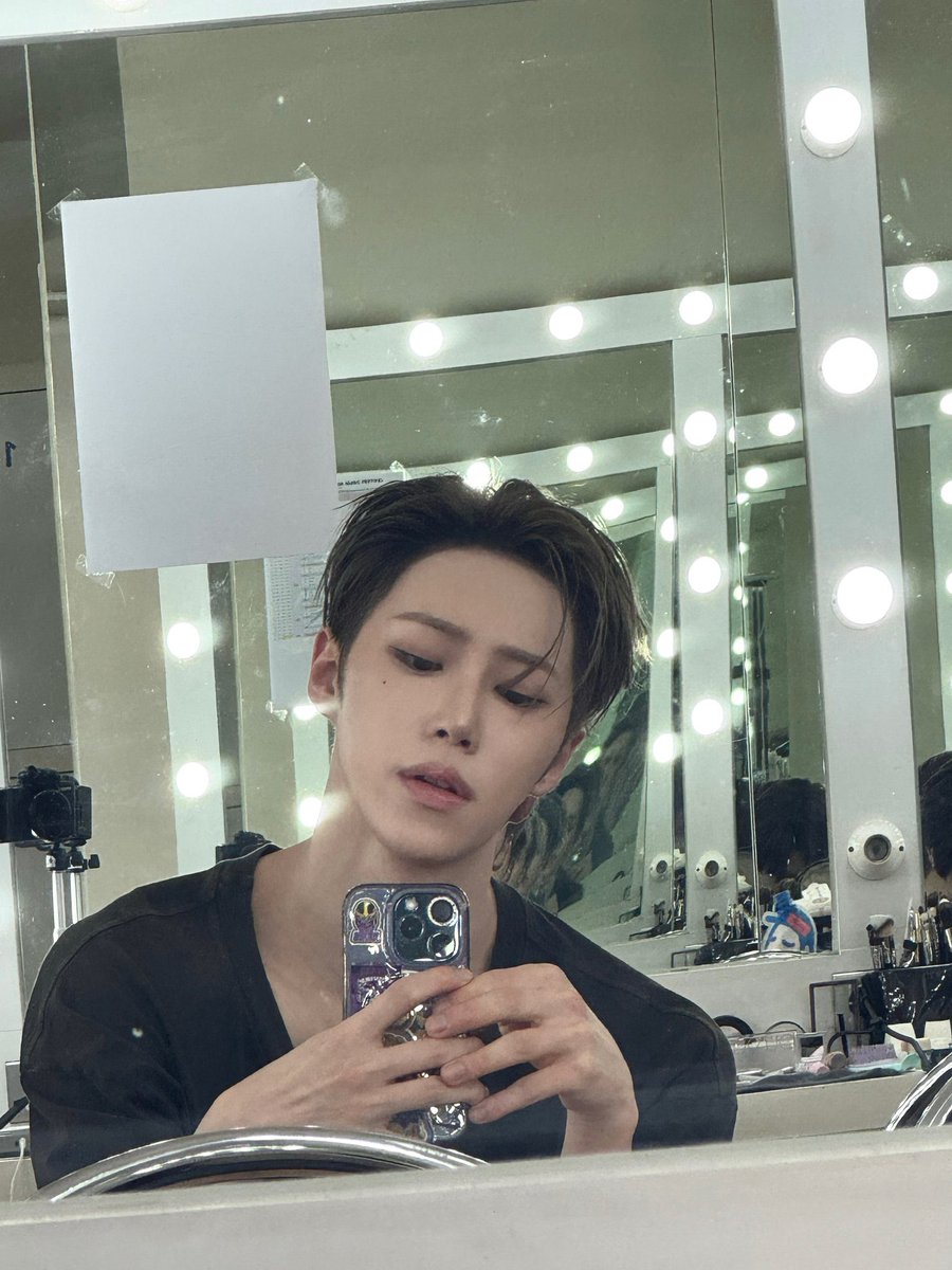 콘이 tweet media