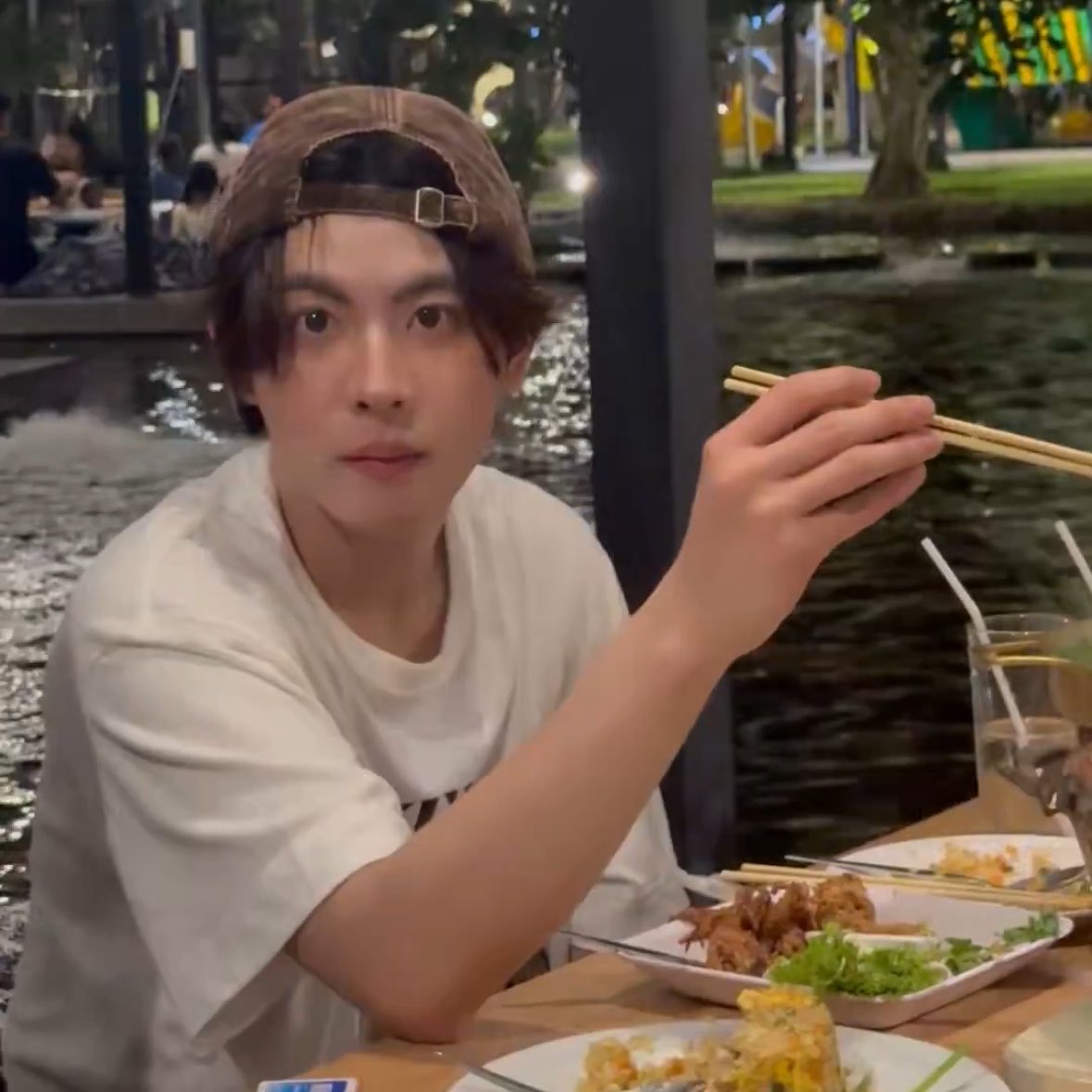 ไข่พะโล้ tweet media
