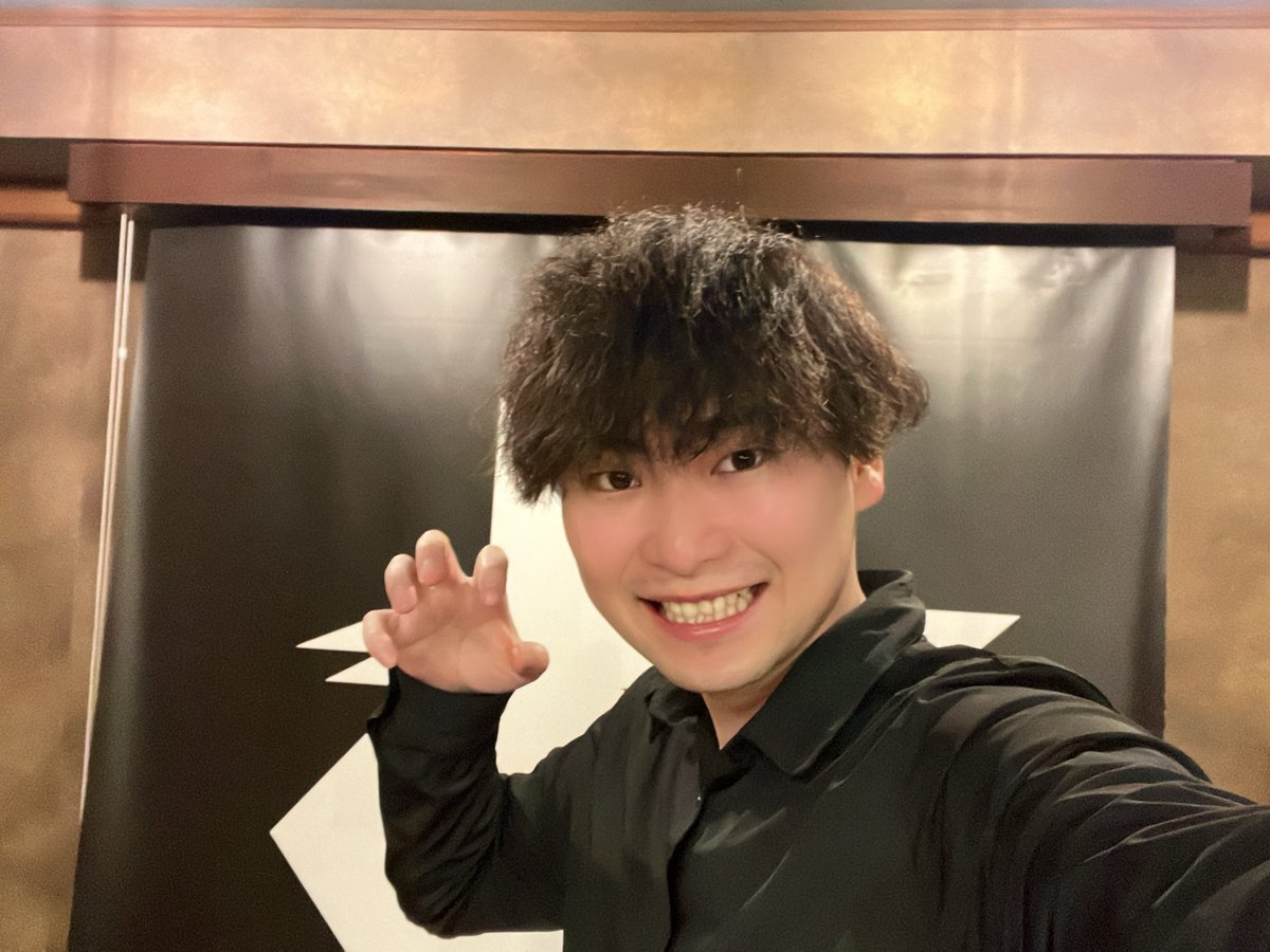 jinro_room's tweet photo. ㊗️満員御礼🎉

人狼ゲーム@Shibuya別邸（クローズルール）GMなおき ご参加ありがとうございました！

おまけ含め全4戦！
初日に予言者と霊媒師が6人出て詰んだり潜伏予言者を襲撃出来たのに誤爆されたりとんでもないゲームばかり！
3時間とは思えないほど濃厚でした！
明日も3時間のクローズイベントあるのでぜひ遊びに来て下さい！

5/12火19:30～22:30
人狼ゲーム（クローズルール）GM：アリサ
＠ Shibuya1004
🔻ご予約はこちら🔻
https://t.co/Yum2YDtLl6

【GMなおき】