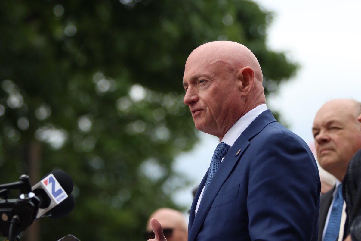 Senator Mark Kelly tweet media