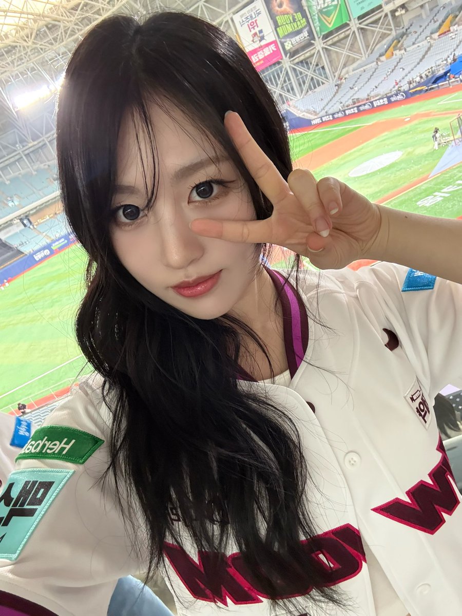 희연 HEE YEON tweet media