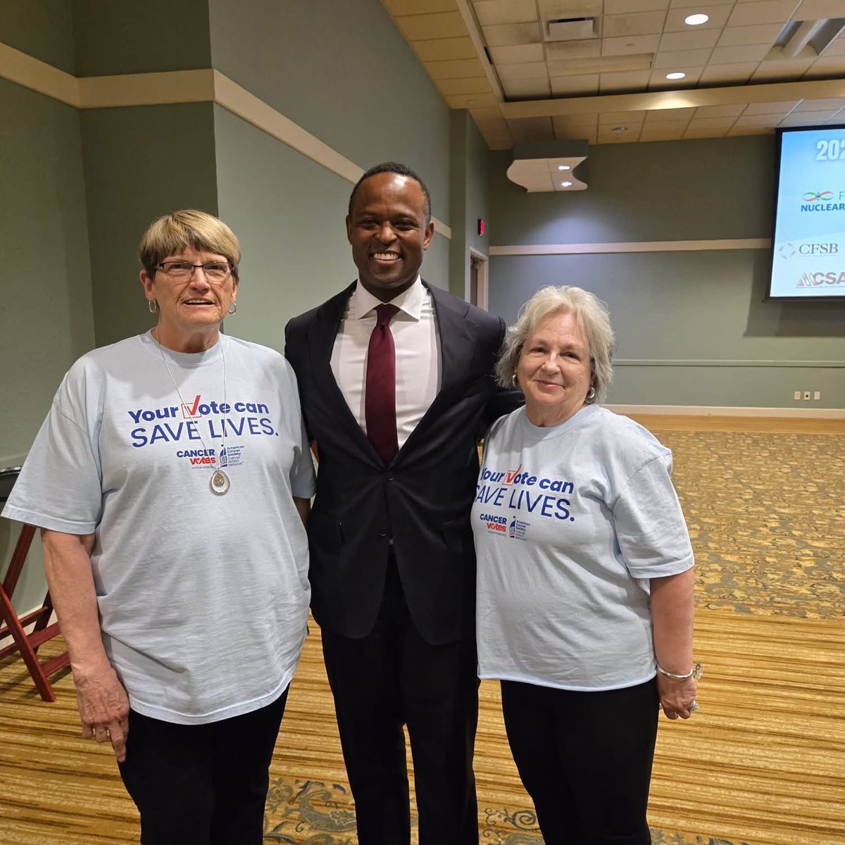 ACSCANKY's tweet photo. It was great to talk to @DanielCameronKY about cancer issues at the Paducah candidate forum on Friday. We hope you sign the #CancerPromise and commit to prioritize cancer patients and their families #CancerVotes https://t.co/RpPc0iZ5lN https://t.co/DAlR8UXOUj
