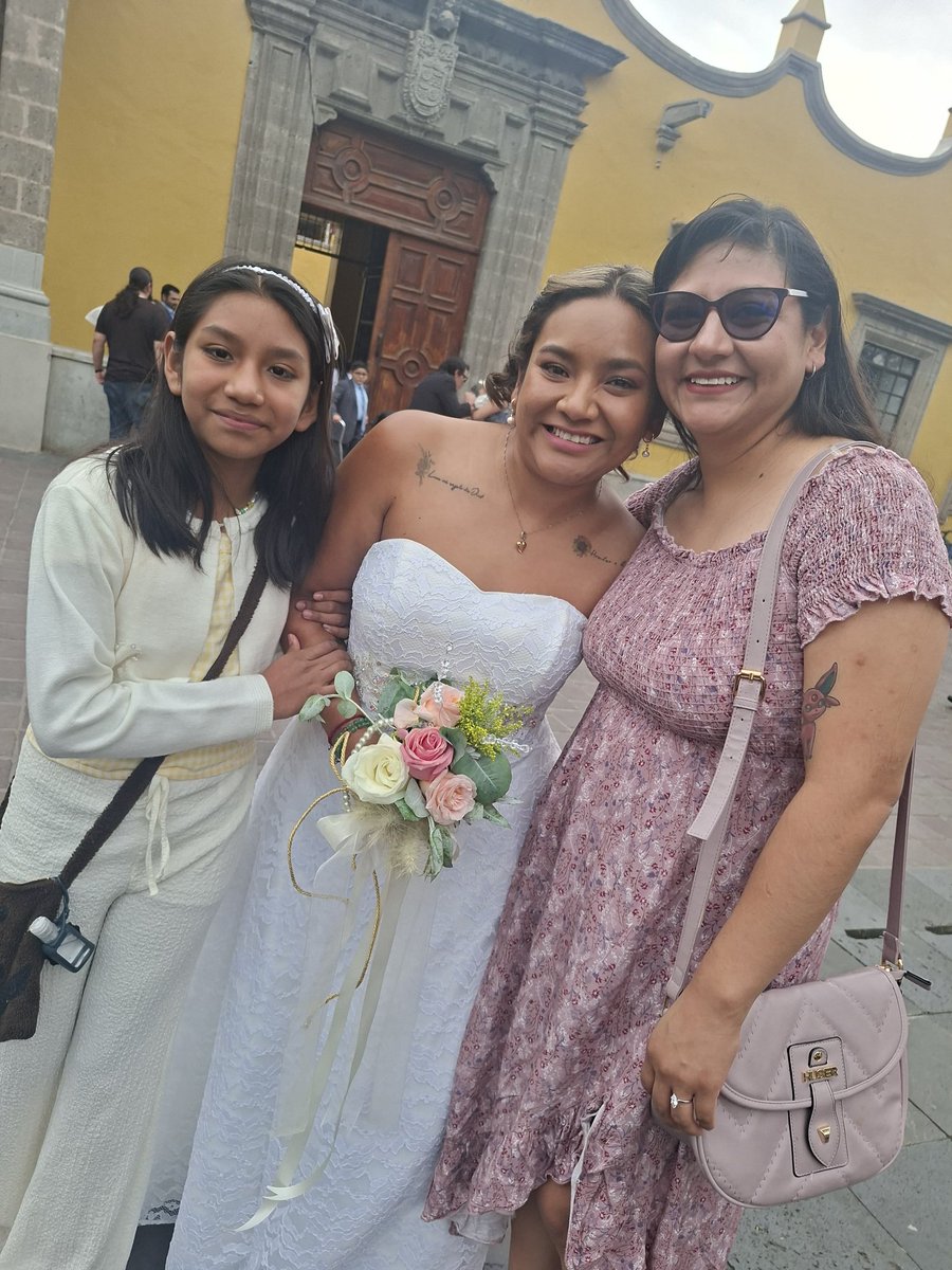 ali_44aq's tweet photo. Team bride mi hermana mi confidente, te amo... https://t.co/vPiqpMlKNk