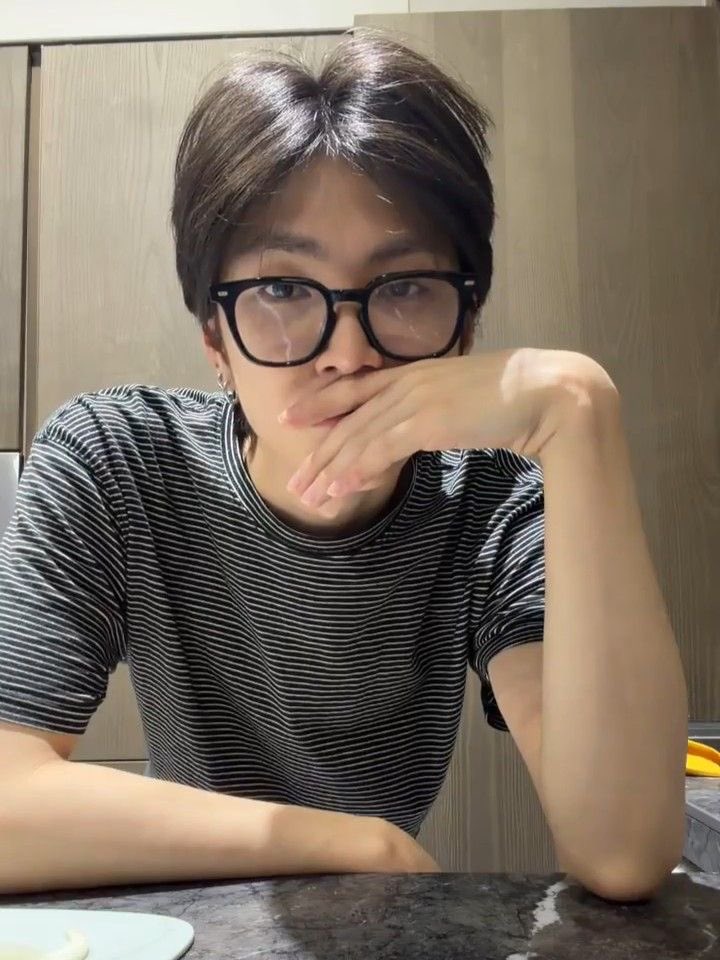 ladanghoki's tweet photo. maybe in another life https://t.co/M0TOTM3sDP