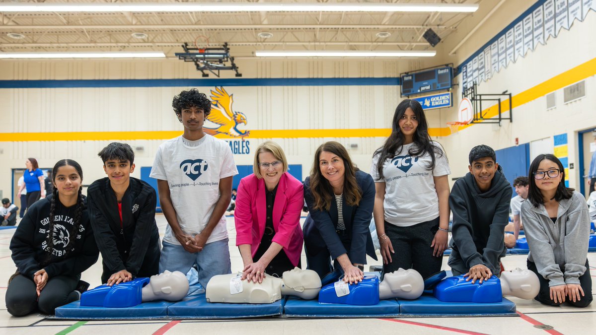 actfoundation's tweet photo. Student leaders share their lifesaving CPR and AED skills with Minister of Health @SylviaJonesMPP and Nadia Yee (@AstraZenecaCA) at the ACT Foundation event in @regionofpeel.

#Train2ACT #ACT2Save #YouthLeadership #LearnCPR #EducationWeek #OntEd https://t.co/ZFnQNlQx9B