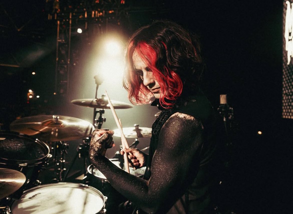 xheadachexx's tweet photo. red and black are his colors fr https://t.co/LZjwWCYejh