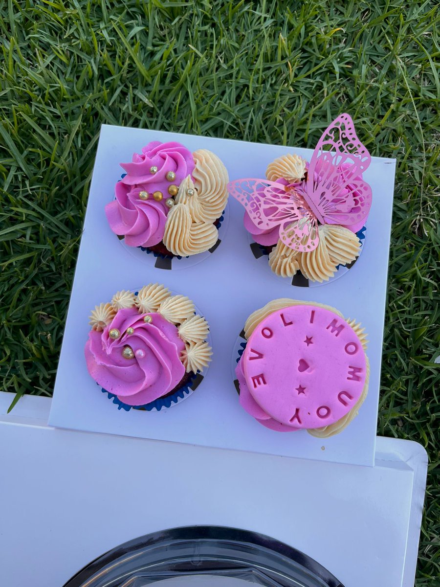 ntharedi's tweet photo. I also made cute delicious cupcakes on mothers day for a client, if you are in jobur South and need a custom-made cakes, please ca 081 842 1033 or D. Thank you https://t.co/4r90QOa7ve