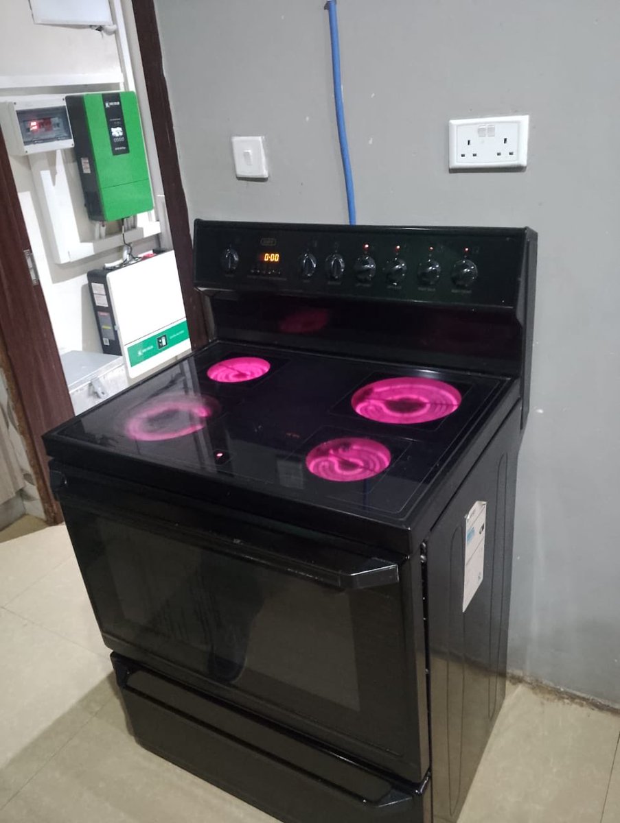 katra_kaunda's tweet photo. Selling these household items.
Give me your offers for the stove, Hisense Smart TV and the fridge. 
Located in lsk. https://t.co/VbxgqFRjCc