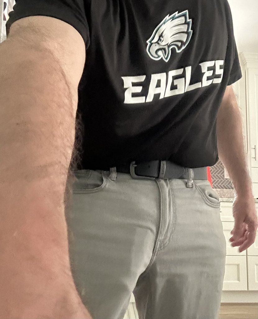 EverydayGuy4Fun's tweet photo. Shorts or Jeans? https://t.co/Kle3diYWl2