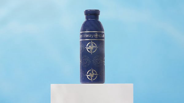 version_5571's tweet photo. Update:/ { @DisneyCruise Line /}
Status:/ { Perks = Castaway_Club_Gifts }

{member_status:/ gift}
Silver:/ Backpack/
Gold:/ Wet_Dry_Bag/
Platinum:/ Water_Bottle/
Pearl:/ Travel_Pillow_Blanket/

Description:/ “DCL recently announced a collection of all-new welcome gifts for Castaway Club Members. Expect to see these gifts in your stateroom on embarkation day soon.”